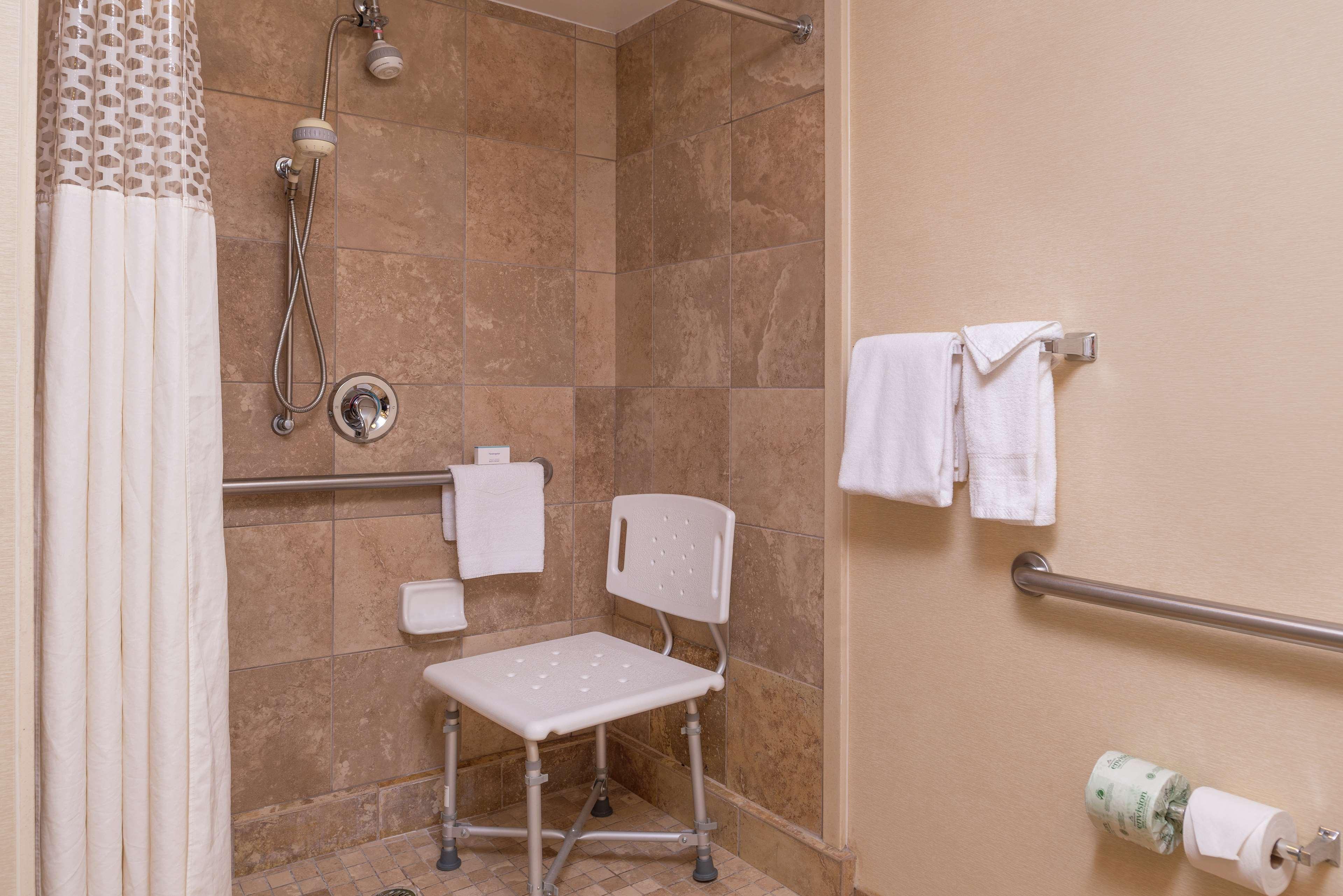 Hampton Inn & Suites Charlotte Arrowood Rd Eksteriør billede