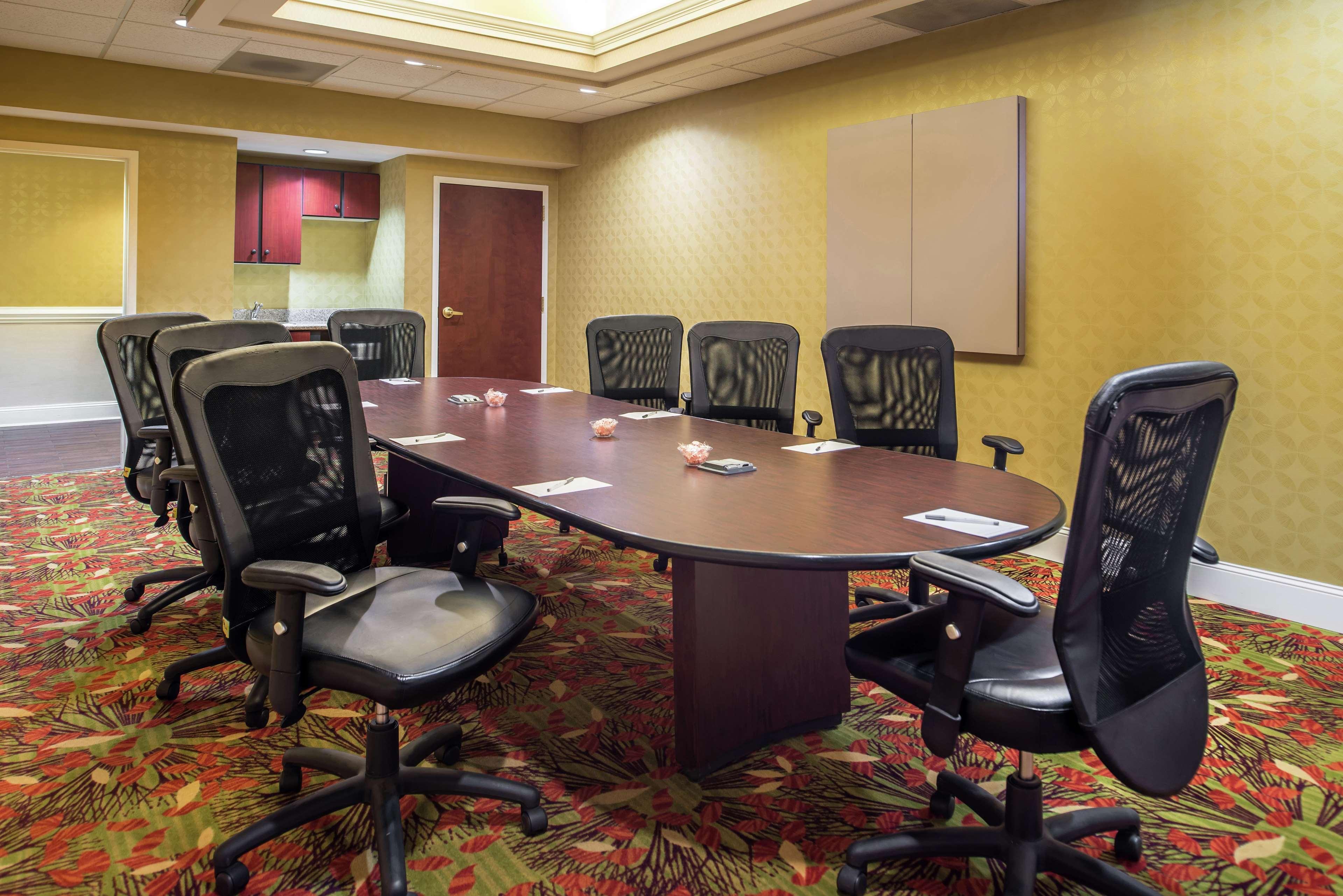 Hampton Inn & Suites Charlotte Arrowood Rd Eksteriør billede
