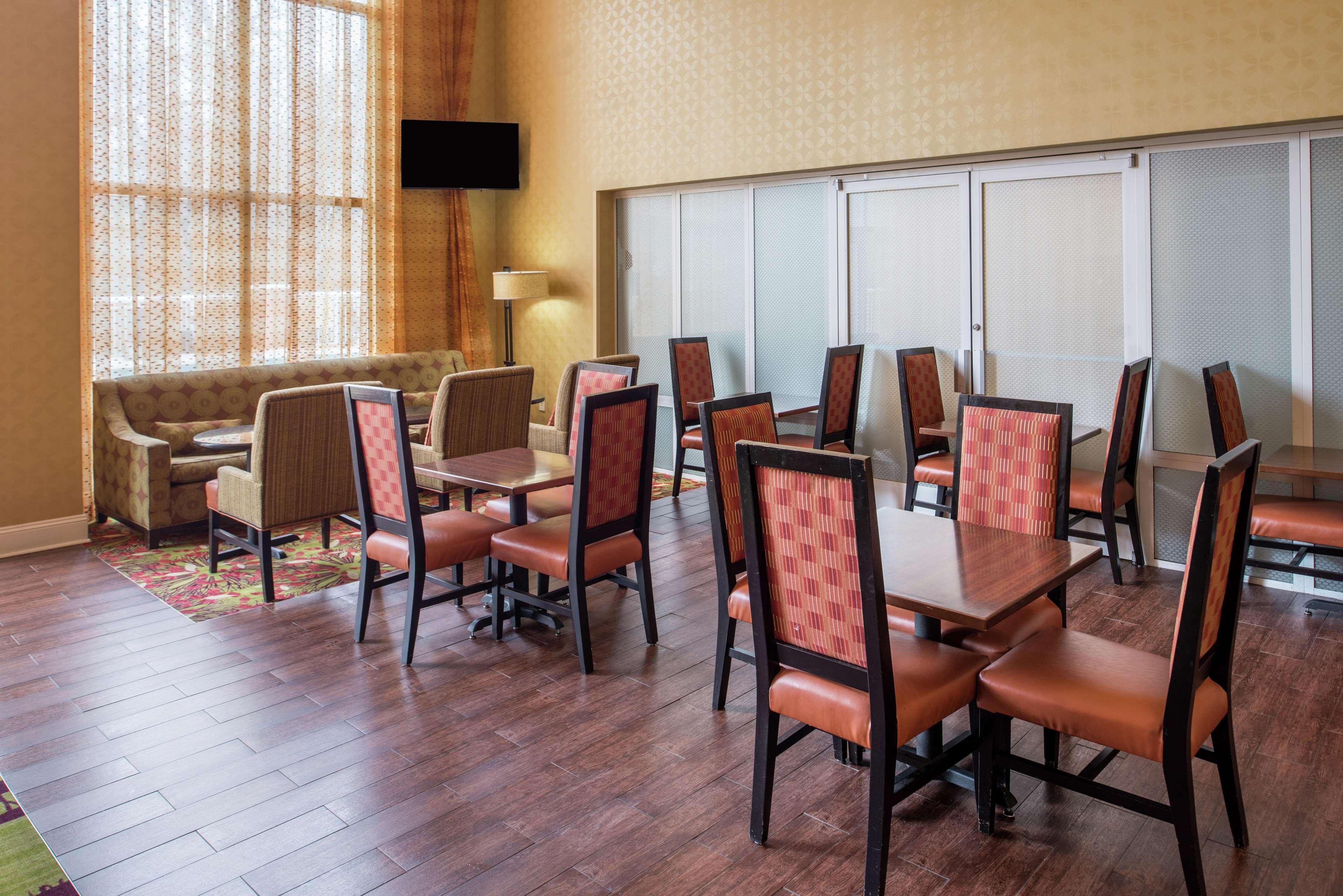Hampton Inn & Suites Charlotte Arrowood Rd Eksteriør billede