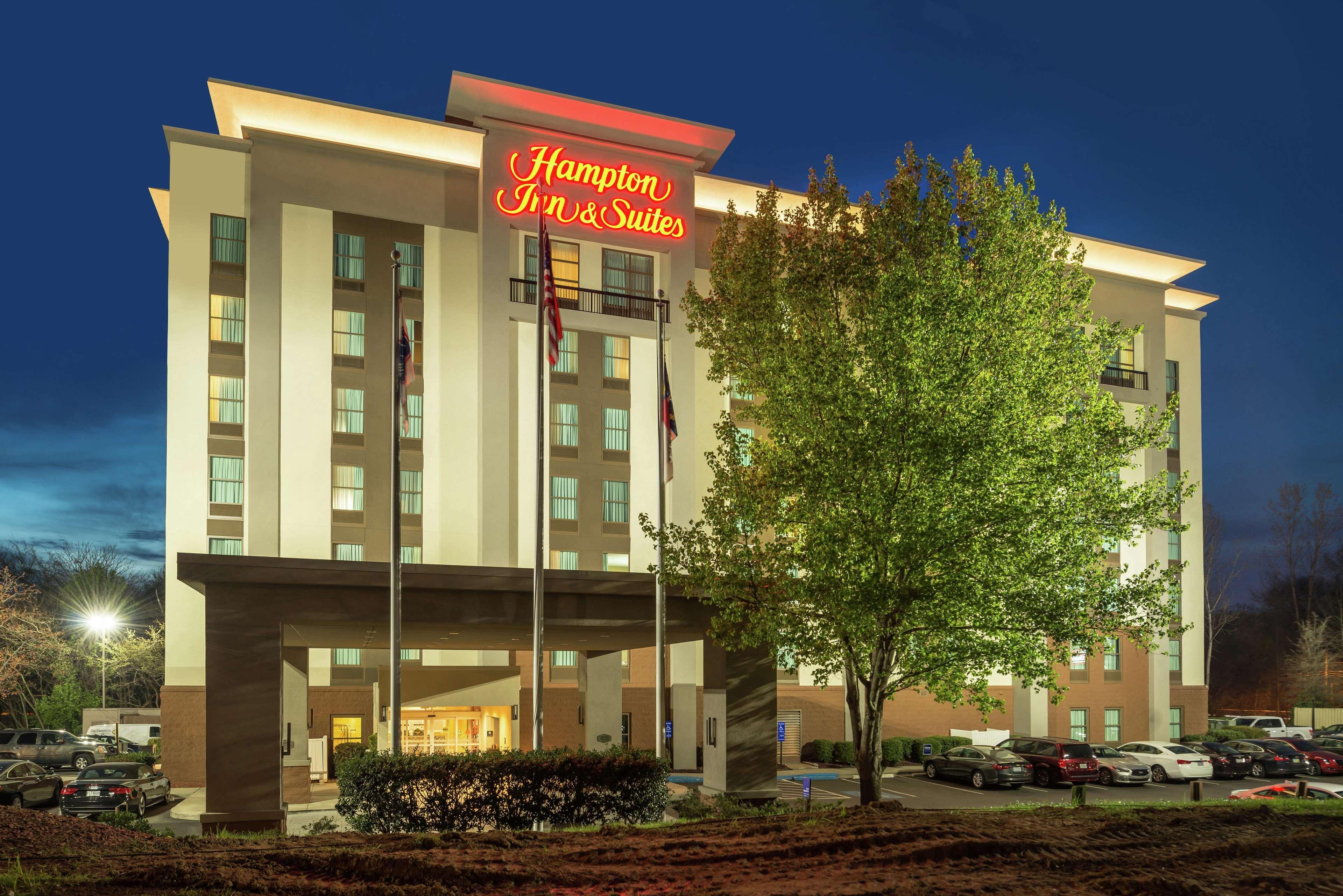 Hampton Inn & Suites Charlotte Arrowood Rd Eksteriør billede