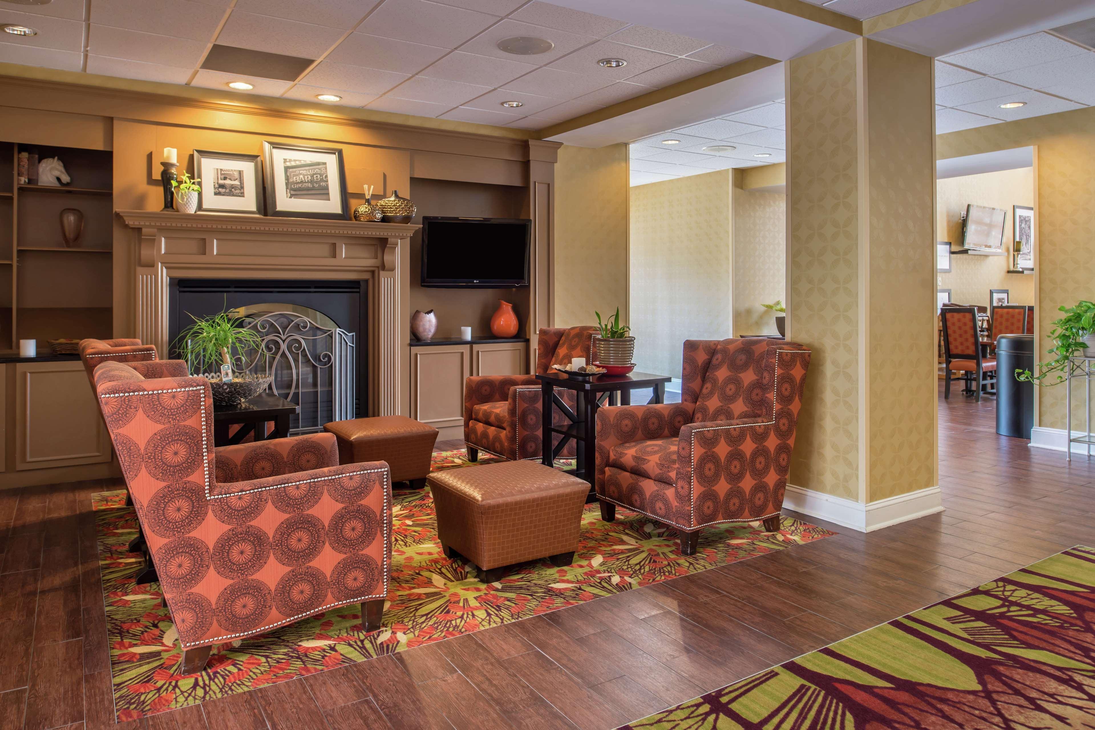 Hampton Inn & Suites Charlotte Arrowood Rd Eksteriør billede