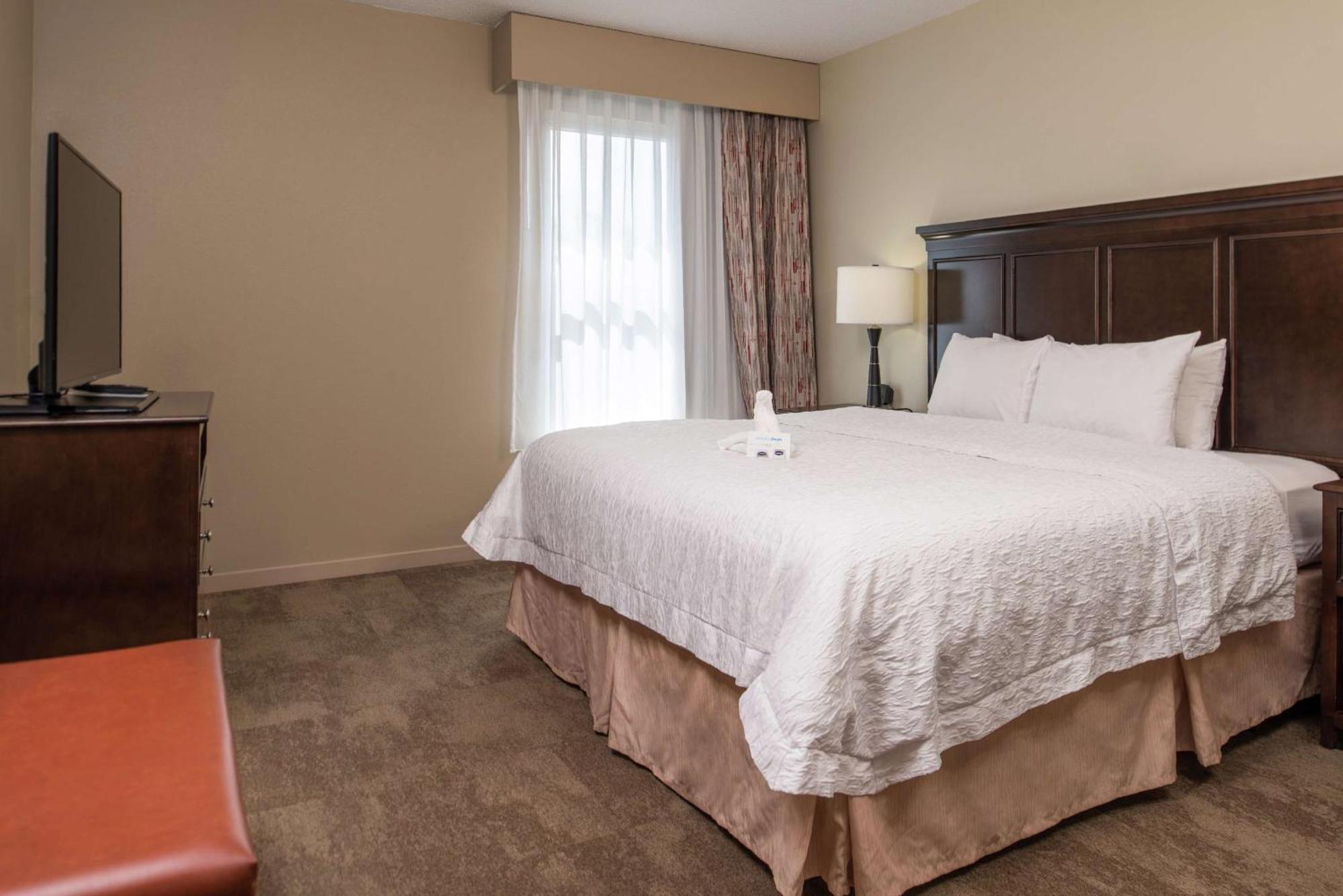 Hampton Inn & Suites Charlotte Arrowood Rd Eksteriør billede