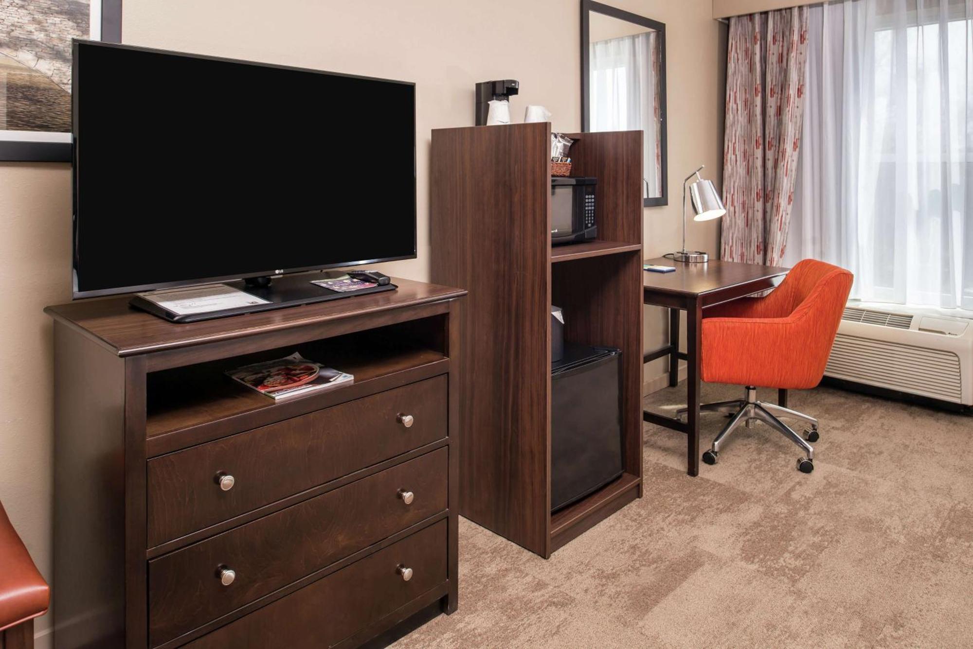 Hampton Inn & Suites Charlotte Arrowood Rd Eksteriør billede