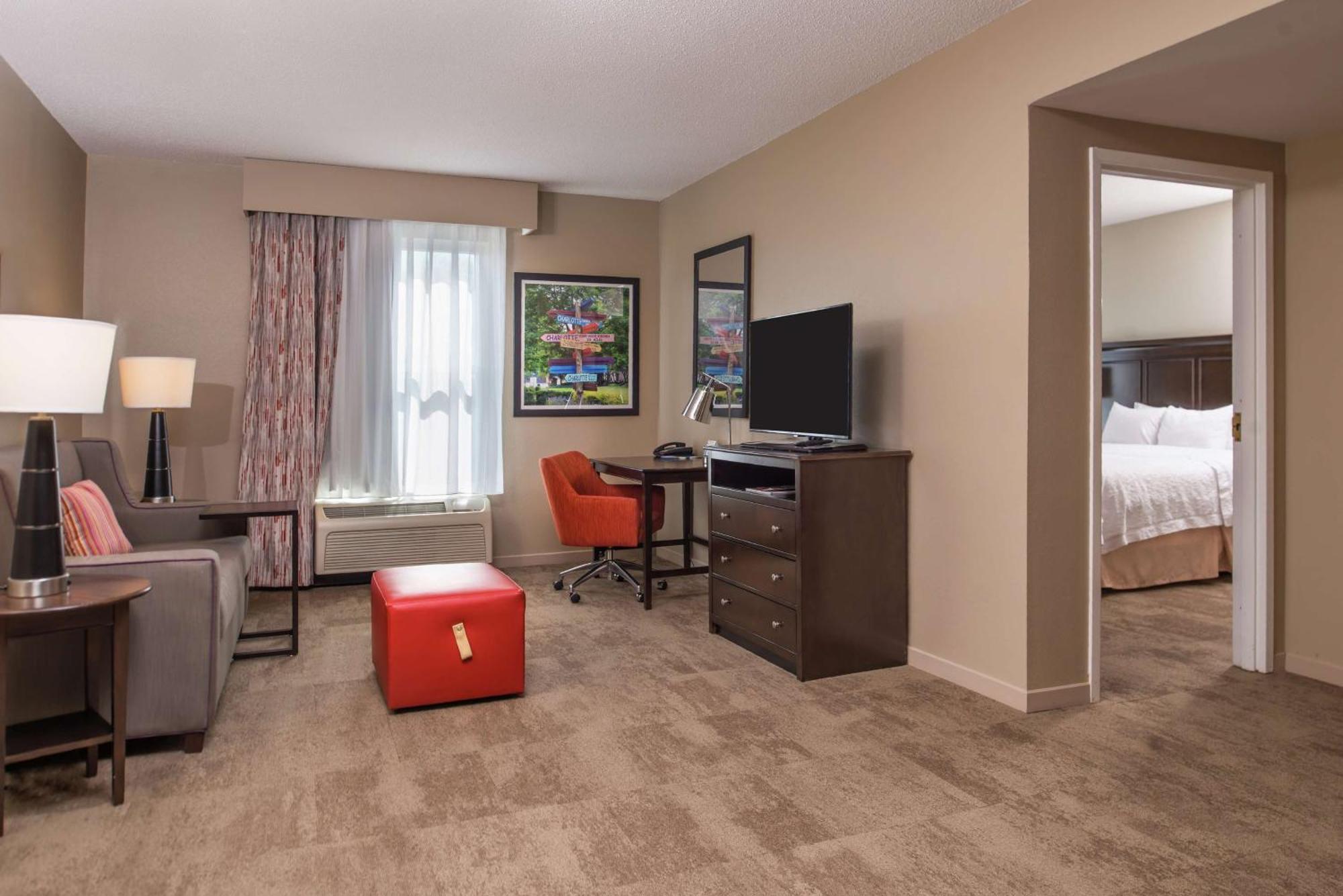 Hampton Inn & Suites Charlotte Arrowood Rd Eksteriør billede