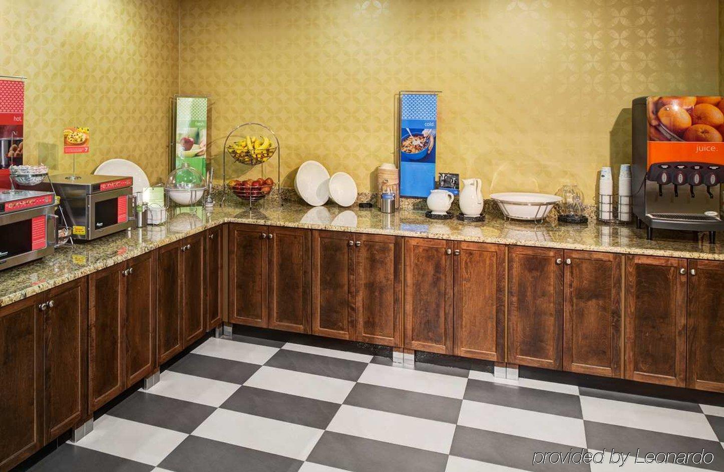 Hampton Inn & Suites Charlotte Arrowood Rd Restaurant billede