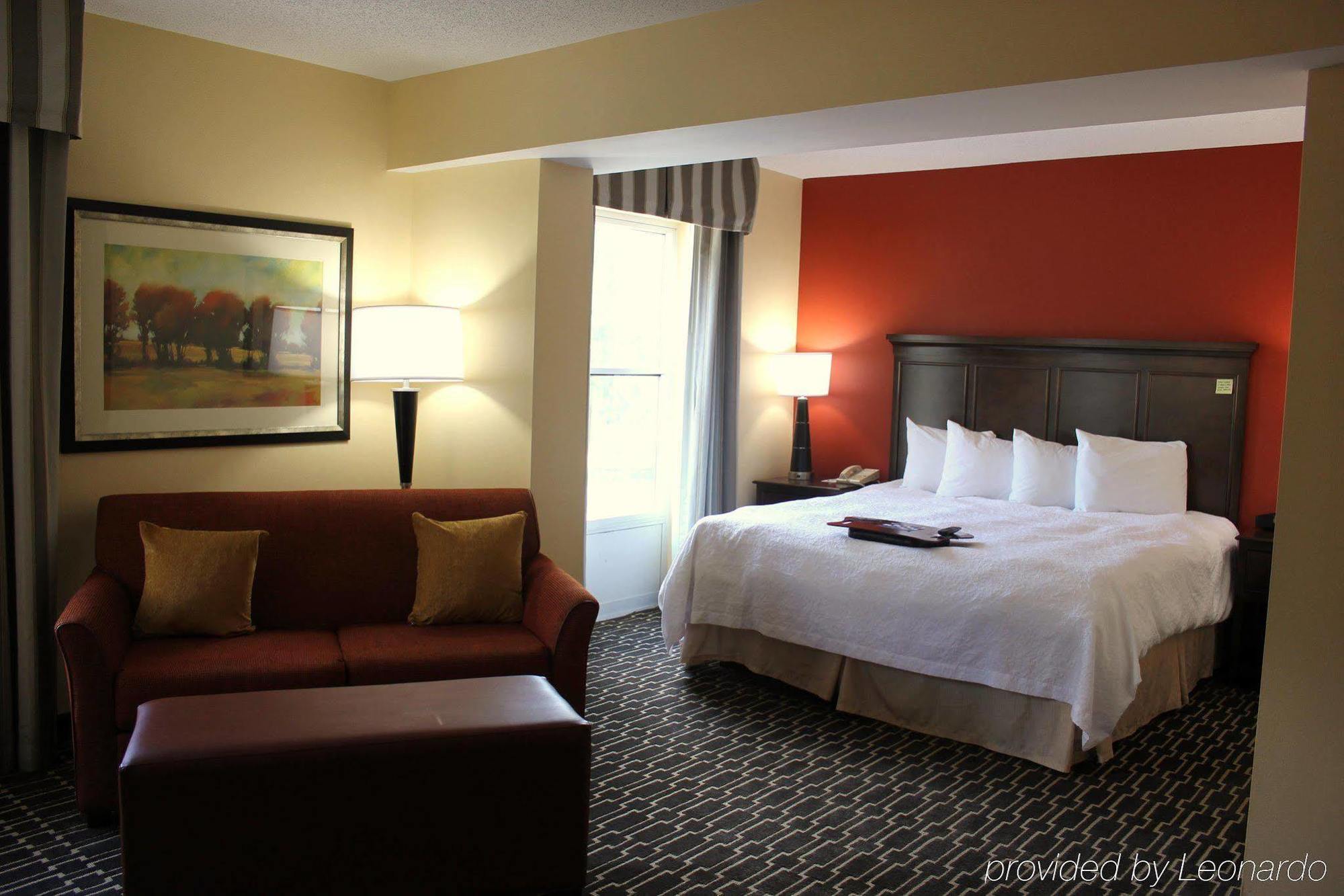 Hampton Inn & Suites Charlotte Arrowood Rd Værelse billede